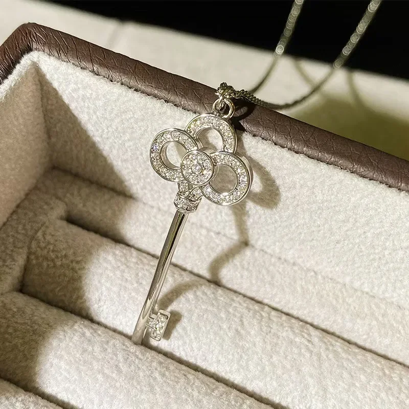 

High-end light luxury knotted lock, semi-diamond titanium steel knotted women's necklace