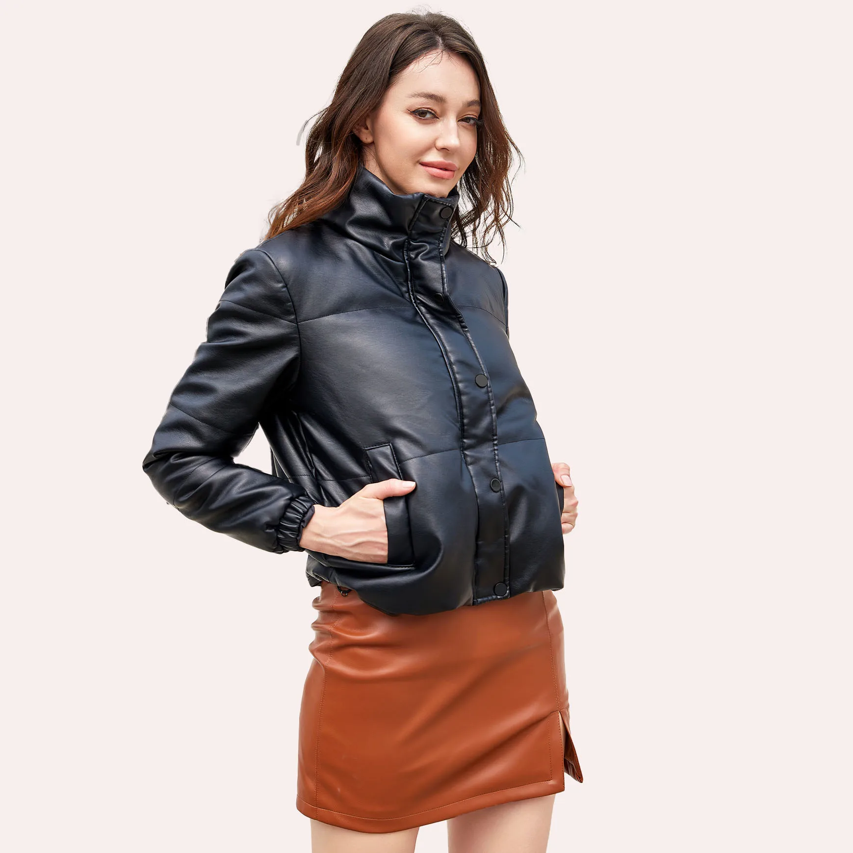 Winter Warm Thick PU Leather Coats Women Short Parkas Fashion Black Cotton Padded Lady Down Jacket Elegant Zipper Clothes 2022