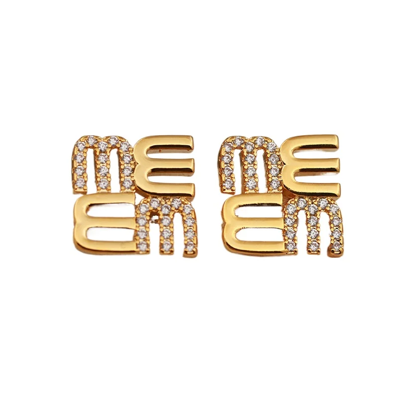 جديد البصر تصميم فريد المعادن كريستال حرف M وأقراط للنساء أزياء العلامة التجارية خمر الأقراط هدية