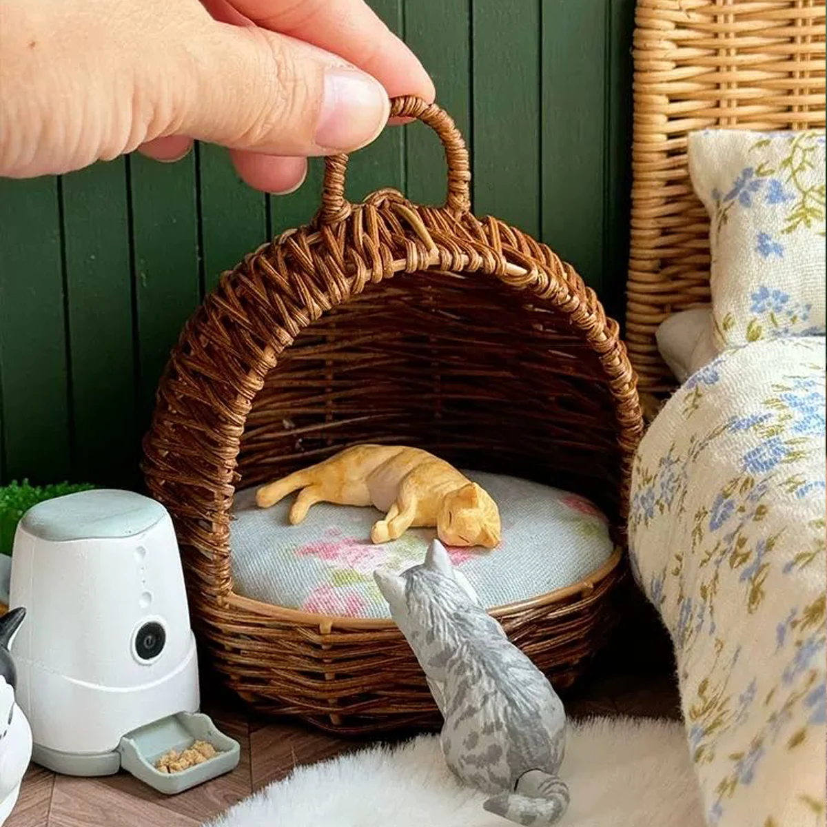 1:6-1:12 Mini casa de perro de ratán hecha a mano de simulación adecuada para Bjd Ob11 adorno de casa de juguete regalo del Día de los niños regalo de cumpleaños