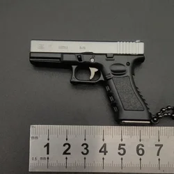 Mini llavero táctico de Metal G17, colgante pequeño para adorno decorativo, Colección, regalo de cumpleaños para hombres, Fan del ejército, 1:3