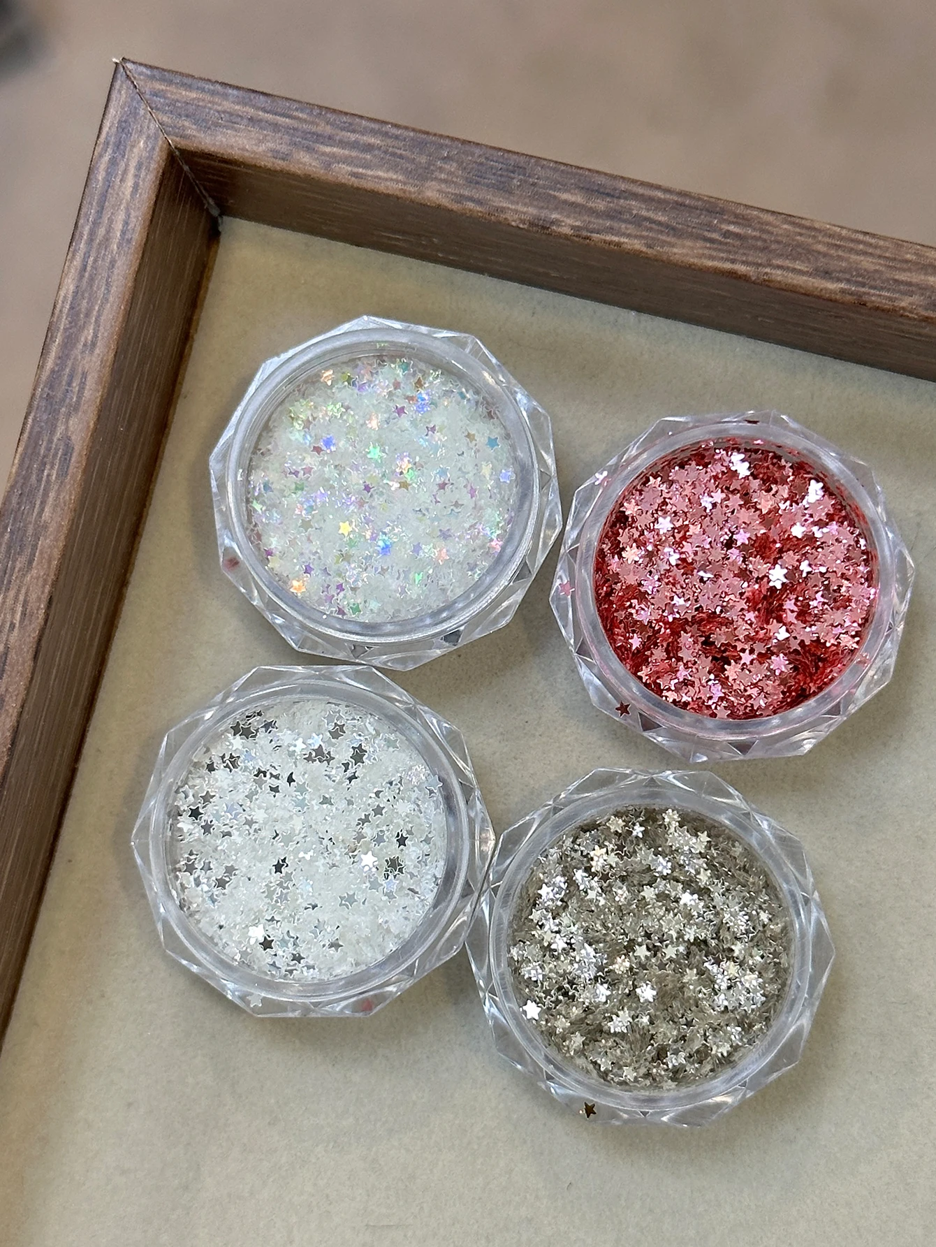 ชุดอุปกรณ์ตกแต่งเล็บ 4 ชิ้น สีทอง เงิน และชมพู รูปดาวเล็กๆ ประกายวิ้ง สำหรับงาน DIY ตกแต่งเล็บ สร้างสรรค์งานศิลปะบนเล็บ