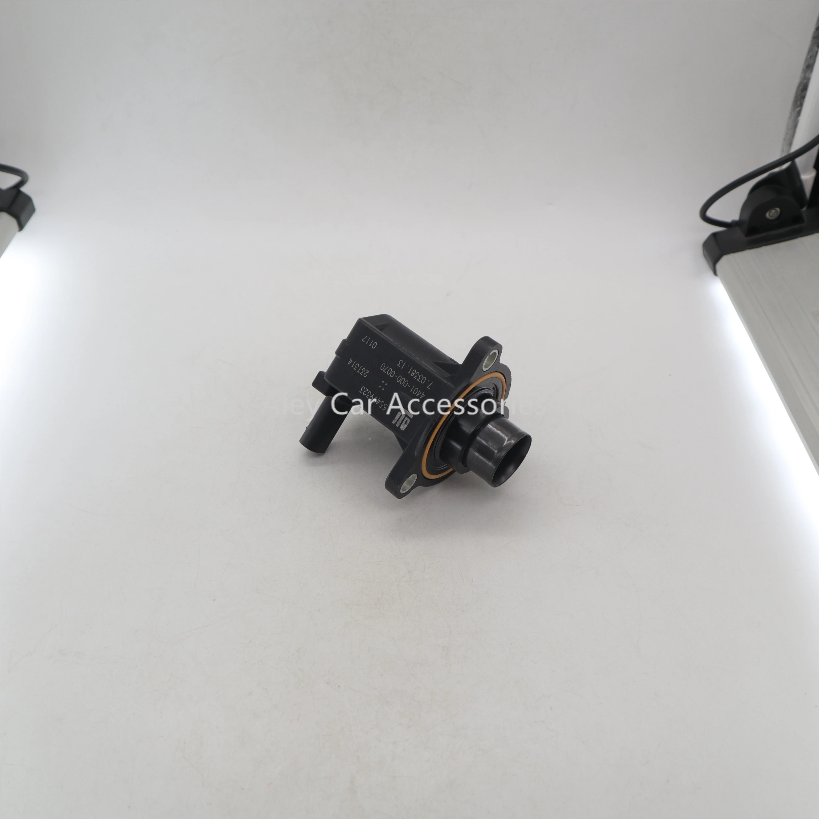 الأصلي والجديد 55499323 7.03381.13 12653613 صمام الملف اللولبي للشاحن التربيني لسيارة شيفروليه Tracker Trax Buick GL6 GMC 55495843 860656