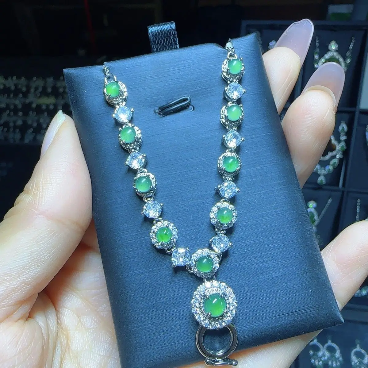 Natural A jadeite ice green egg surface universal chain (choose the best one for diversity)