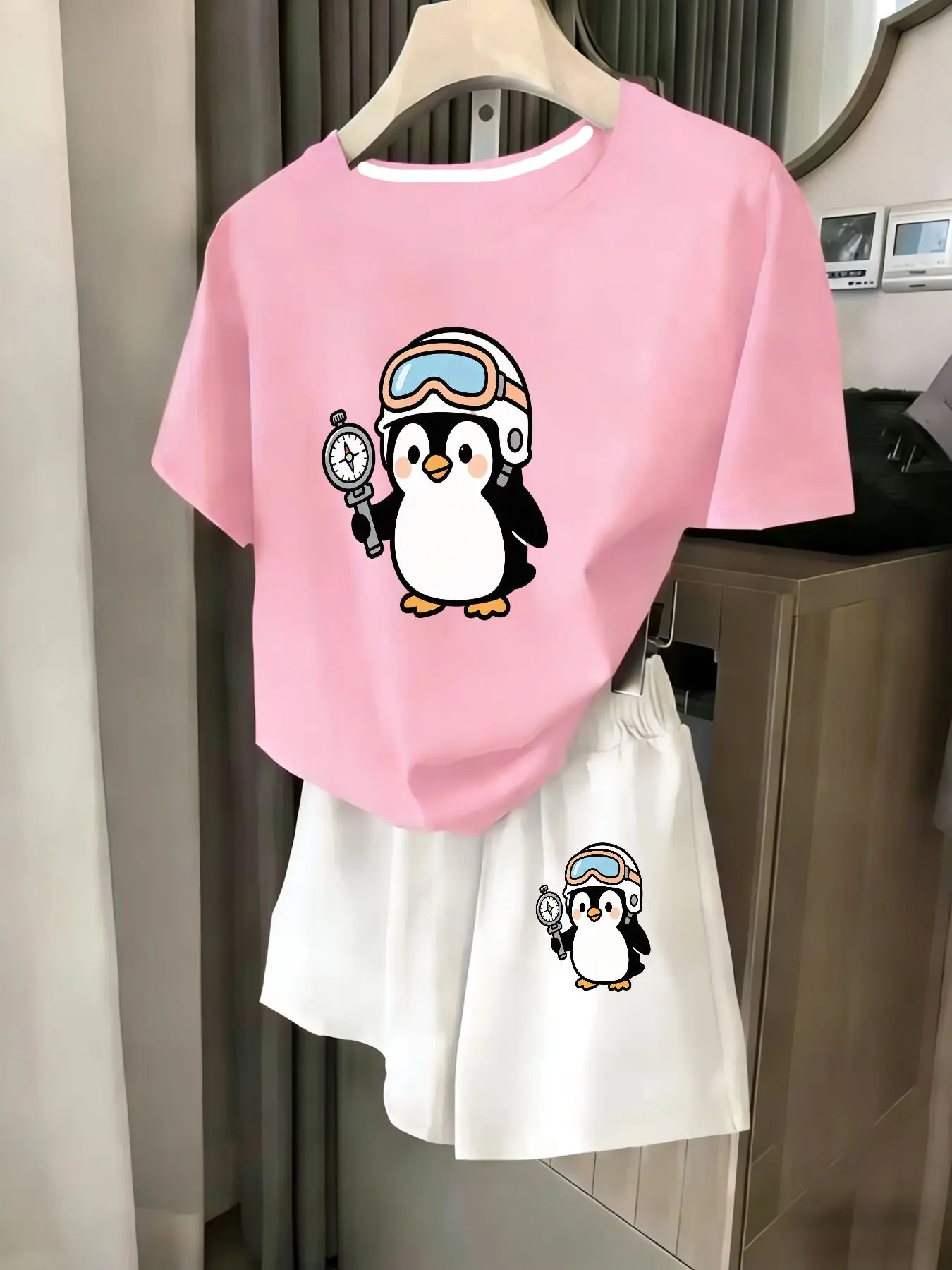 

Ladies 2-Piece Set Summer Beach Vacation Casual round Neck Short Sleeve Random Print T-Shirt Elastic Waist Shorts Suit Comfortab