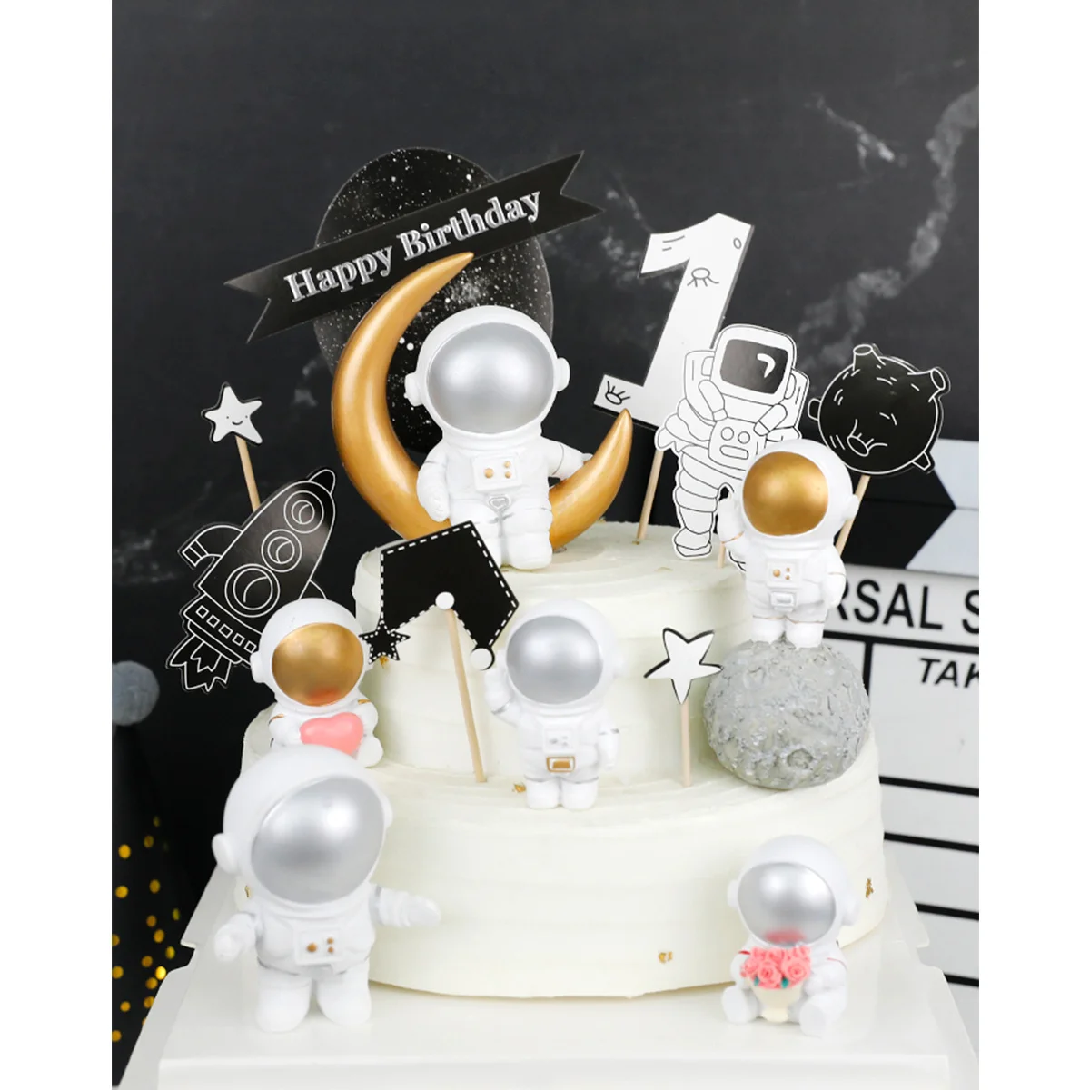 

Home Car Astronaut Decor Resin Craft Party Car Cake Astronaut Ornament Ornament Cake Decor Decoration Gift