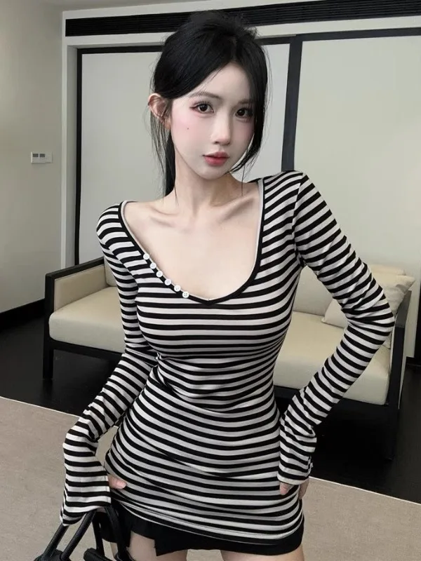 

Retro American Striped V-Neck T-Shirt Women's Slim Fit Long Sleeve Top Sexy Girl Style Knitted mid Waist Breathable Skin-Frie...