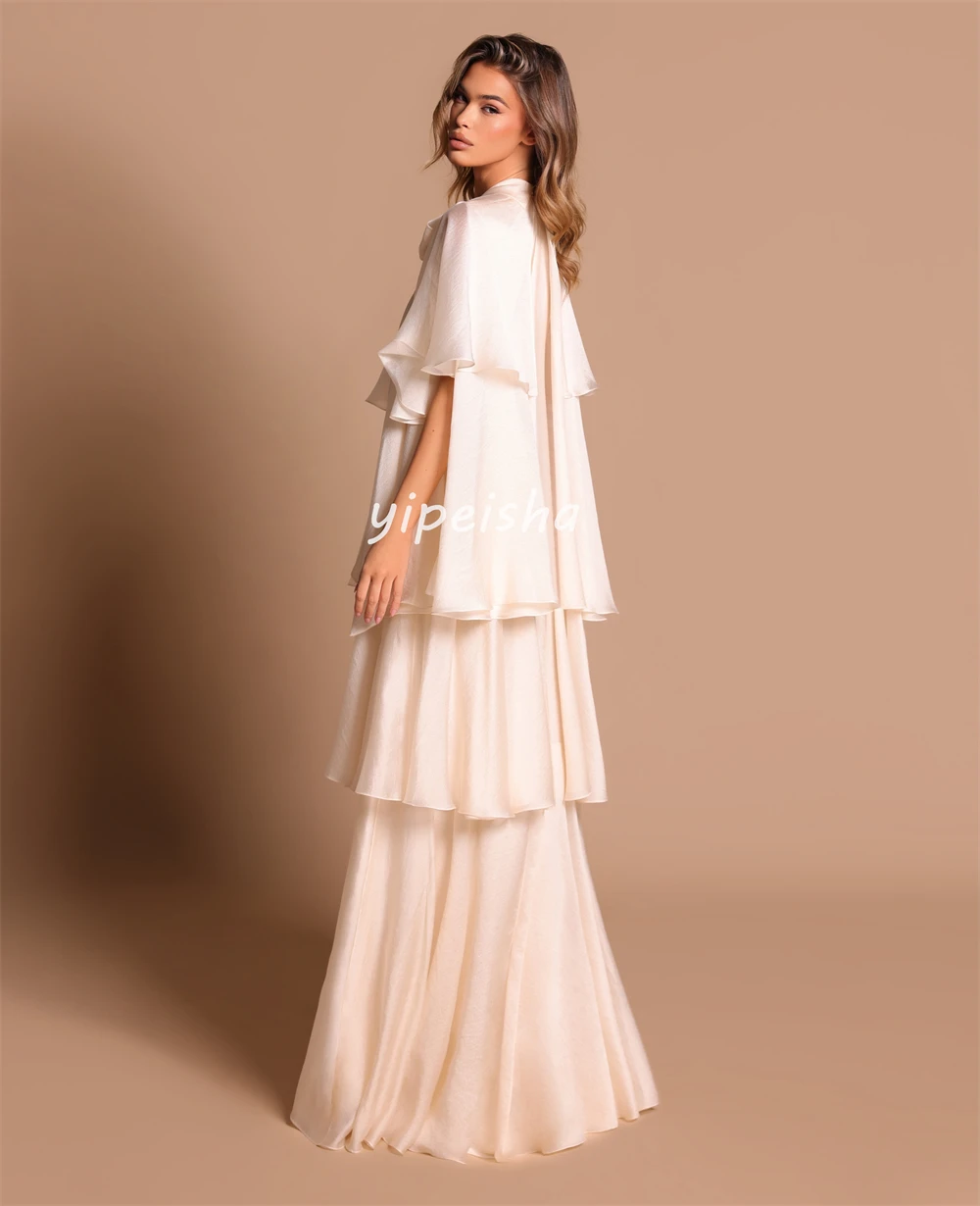 Maßgeschneidertes modisches Damen-Abendkleid aus Chiffon mit gerafften Stufen und geradem Schnitt, moderner Stil, O-Ausschnitt, kurze Ärmel, bodenlange Partykleider