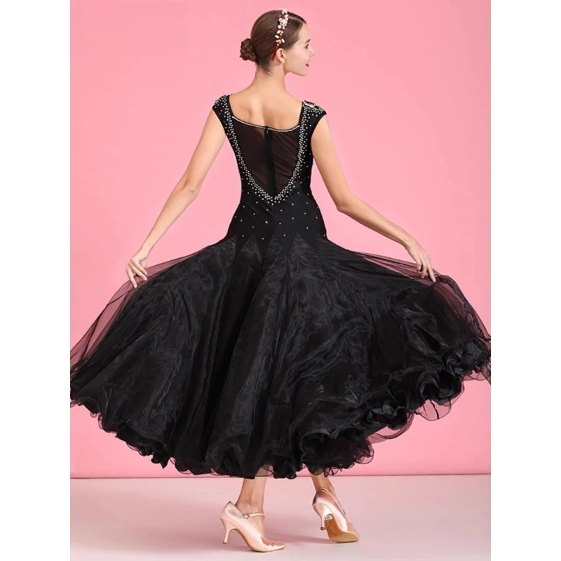 Ontwerper geborduurde moderne dansjurk Nationale standaard dansjurk Jurk