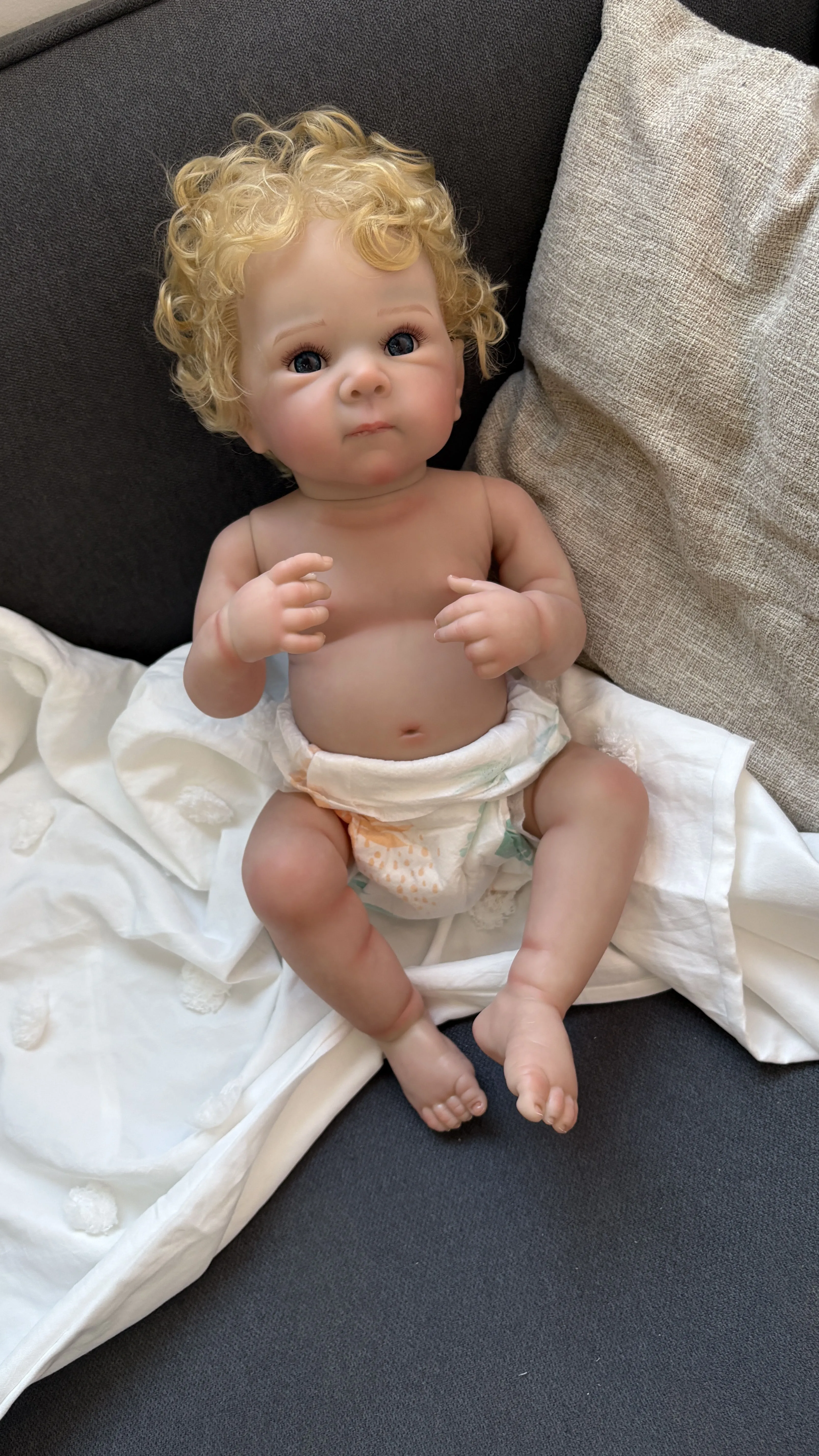 19インチ 衣類を除く ベティ ハンドルートヘア フルビニールボディ リアルなリボーンドール 多層塗装 3Dスキン コレクタブル