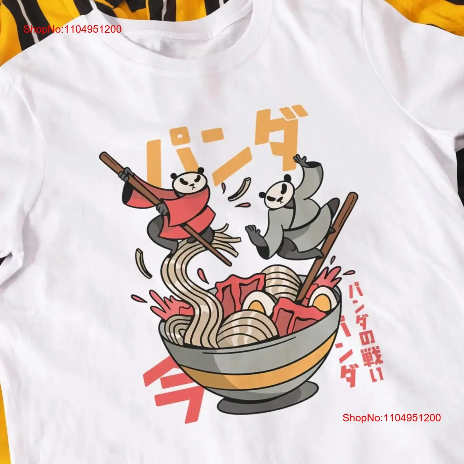 Panda con Kungfu y Ramen divertida ilustración Softstyle camiseta vintage lavada cómoda estirada transpirable ligeramente