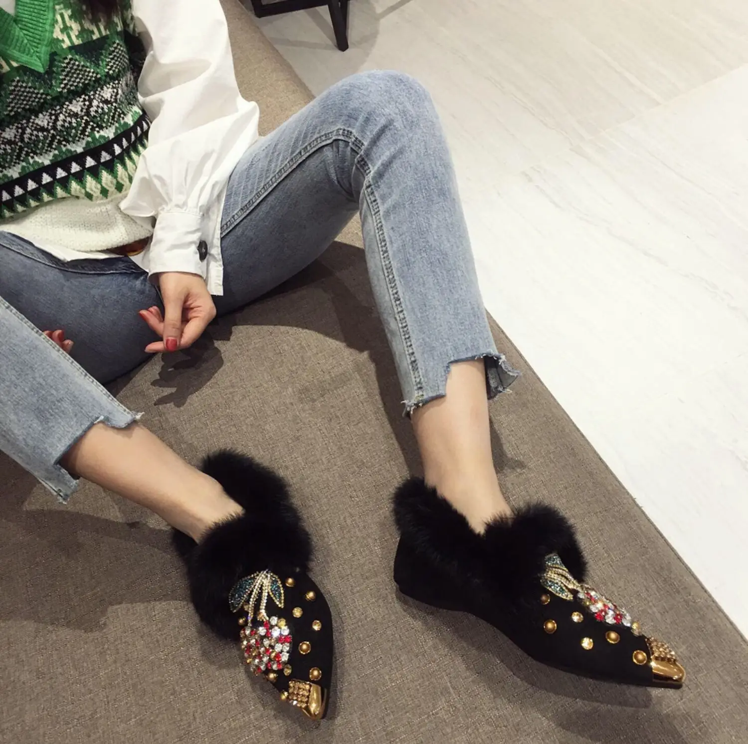 Sexy Fox Hair Metallic Rivets Diamond Embellished Women Winter Warm Casual Flats Shoes For Ladies Pointed Toe Slip-on Loafers