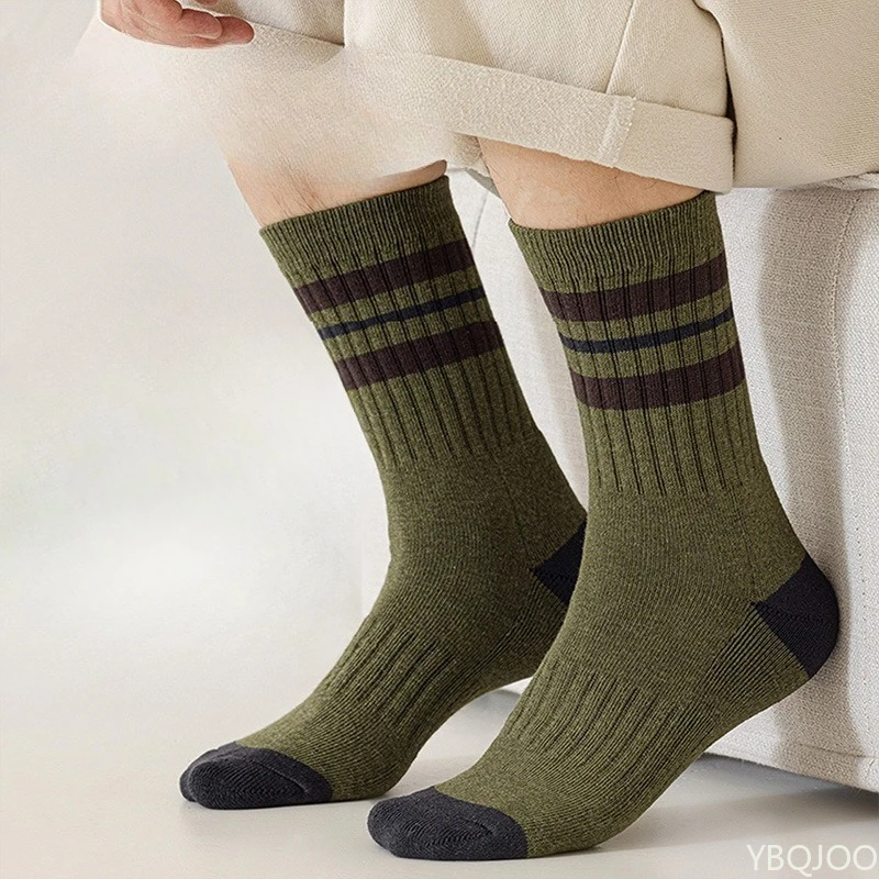 6 Paar modische Sport-gestreifte, geruchshemmende, schweißabsorbierende, bequeme Freizeitsocken für Herren, Herbst und Winter, Baumwolle, mittlere Röhrensocken