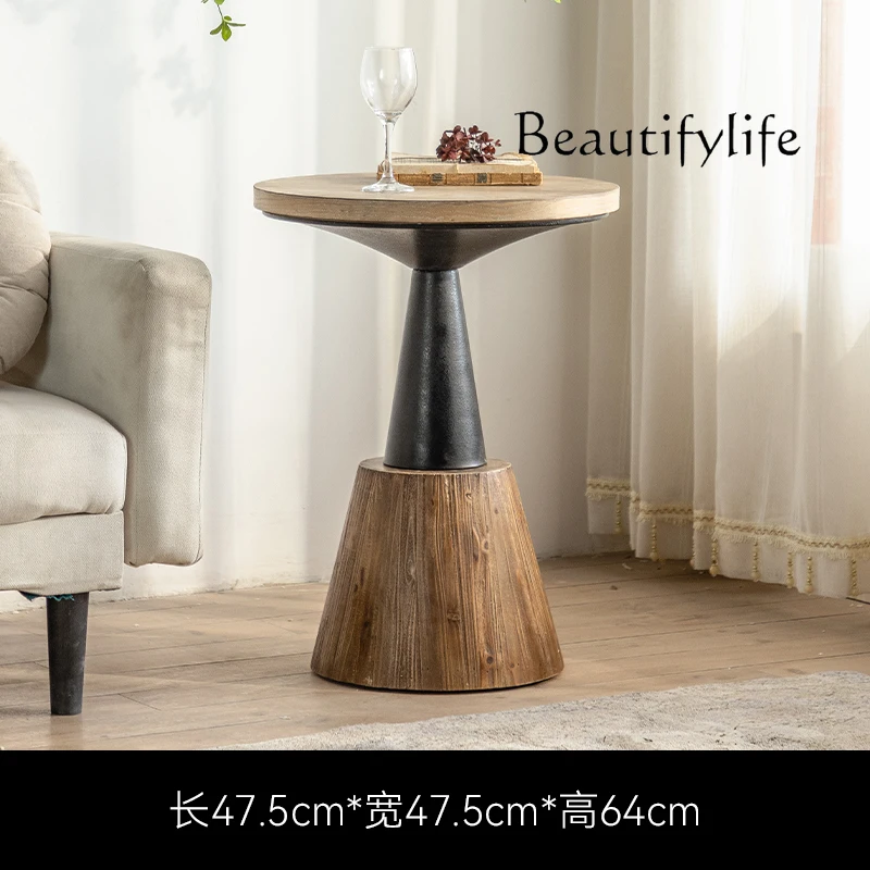 Old living room sofa corner few light luxury  hotel balcony wrought iron small round table coffee table decoración hogar