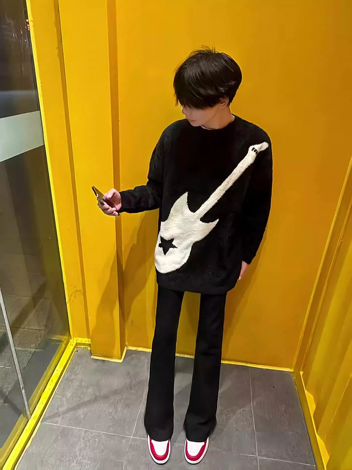 

Мужской вязаный свитер American Sle Lazy Guitar с круглым вырезом, осенне-зимний, новый модный топ для молодежи, не деформируется