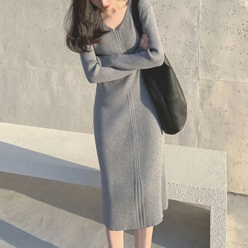 

Basic French Style Midi Dress Autumn Winter New V-Neck Vintage Solid Color Women's Clothing Straight Long Sleeve Knitted Dresses