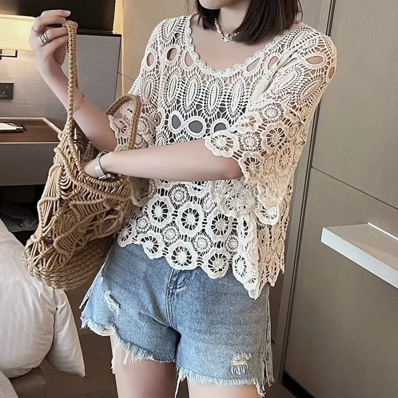 REALEFT Sommer Vintage Spitze Häkeln Aushöhlen frauen Blusen 2025, Neue Stickerei Halbe Hülse O-ansatz Shirts Tops für Frauen