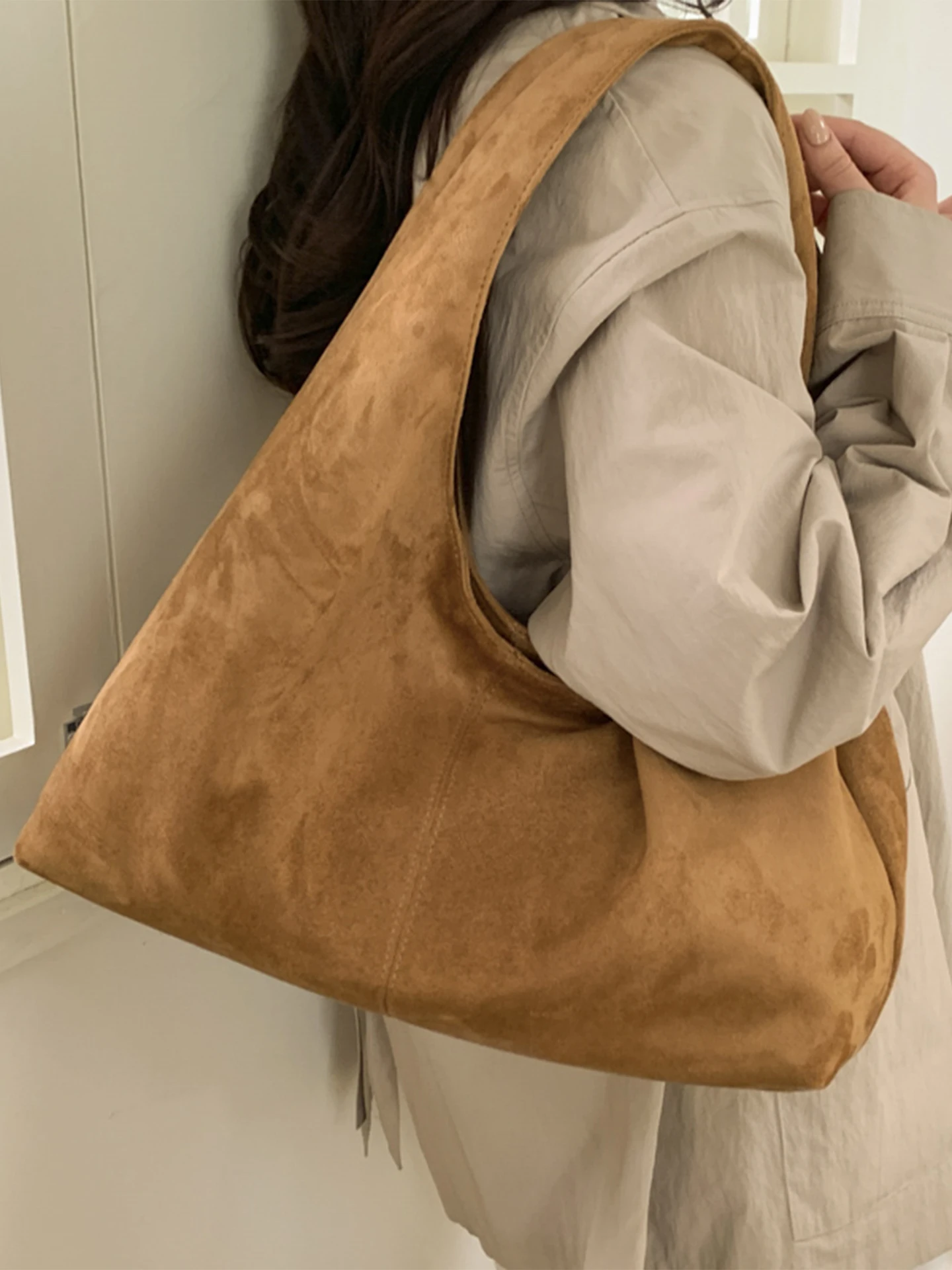 

Women's Large Capaci Suede Tote Bag Commuter oulder Bag Underarm Bag Casual Autumn Winter Retro Sle Handbag