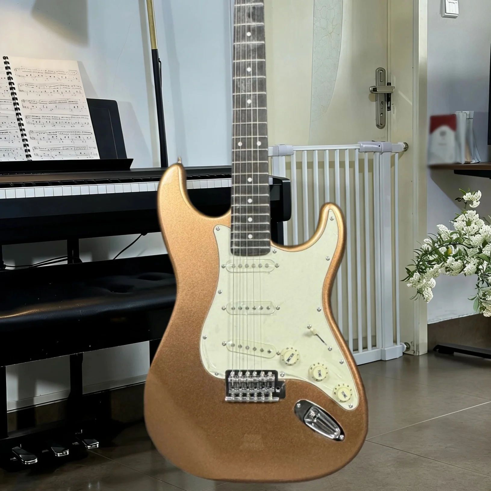 39InchSTSS Orange Silver Electric Guitar Rosewood Neck Mahogany Body 22Tone SSSPickup Adjustable Bridge Rock Music Free Shipping