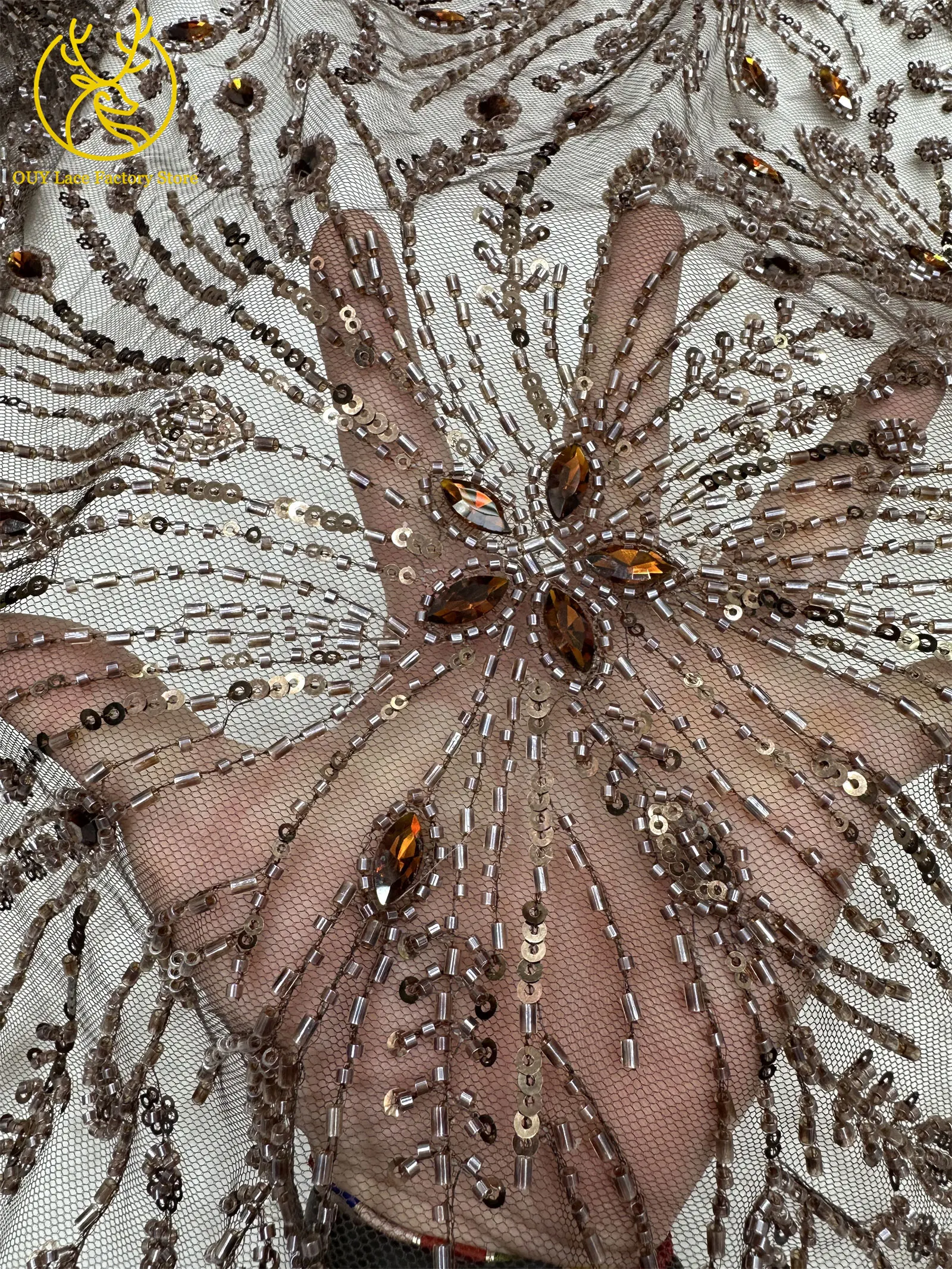 Goldene französische Edelstein-Perlenstickerei-Spitze, hochwertige nigerianische Mesh-Pailletten-Tüllspitze, afrikanischer Spitzenstoff für Damenkleider – Detail 9