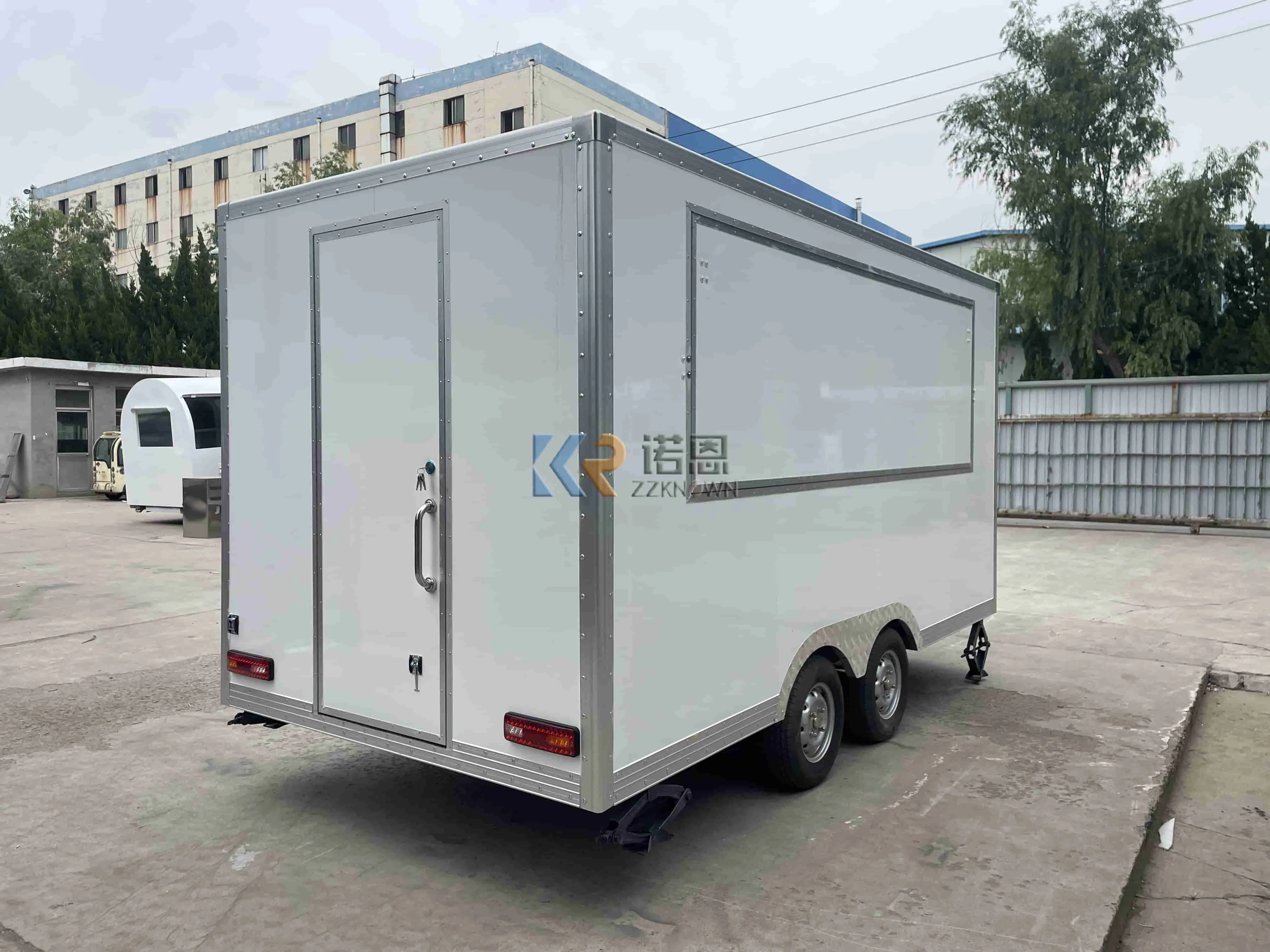 2023 New Best Selling Outdoor Coffee Food Cart Square White  Mobile Food Trailer Hamburgers Food Truck For Sale