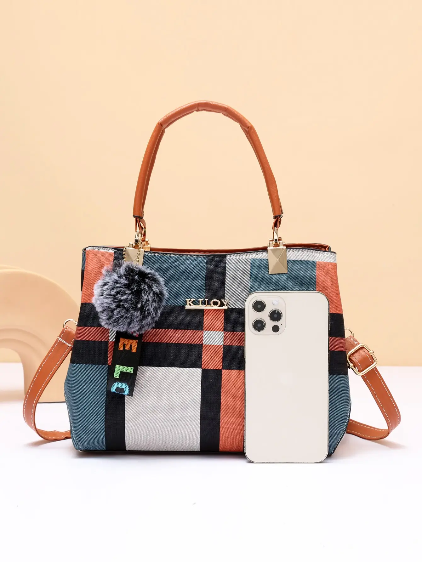 กระเป๋าถือลายสก๊อตกระเป๋าสะพายข้างตกแต่งปอมปอมปอมกระเป๋ามือจับด้านบนสำหรับผู้หญิงสำหรับทำงาน