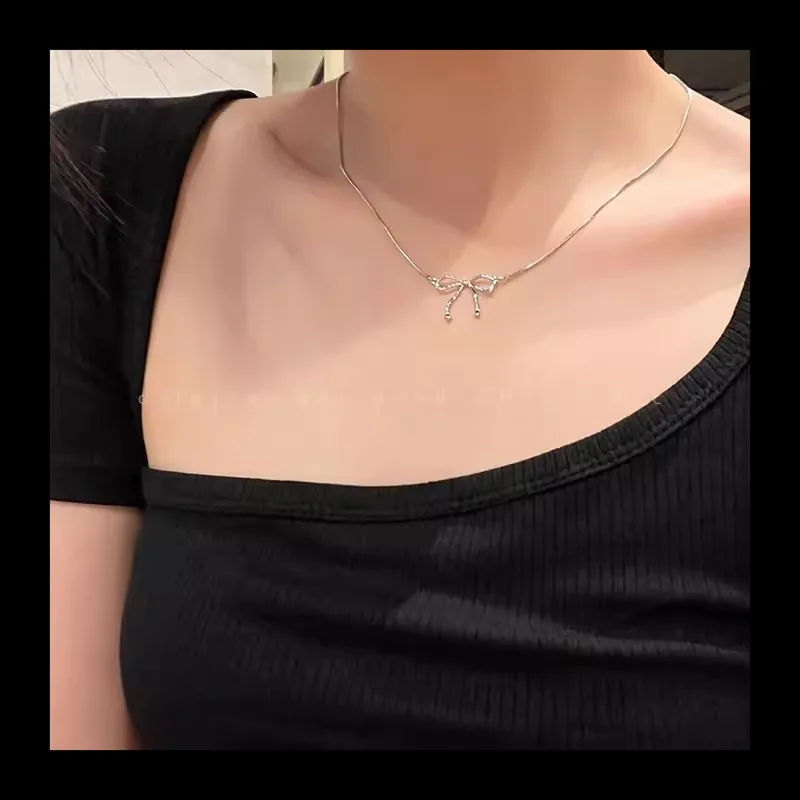 ضوء فاخر بسيط القوس قلادة قلادة الإناث المتخصصة تصميم الشعور المتقدمة الترقوة سلسلة 2024 سلسلة عنق شعبية جديدة