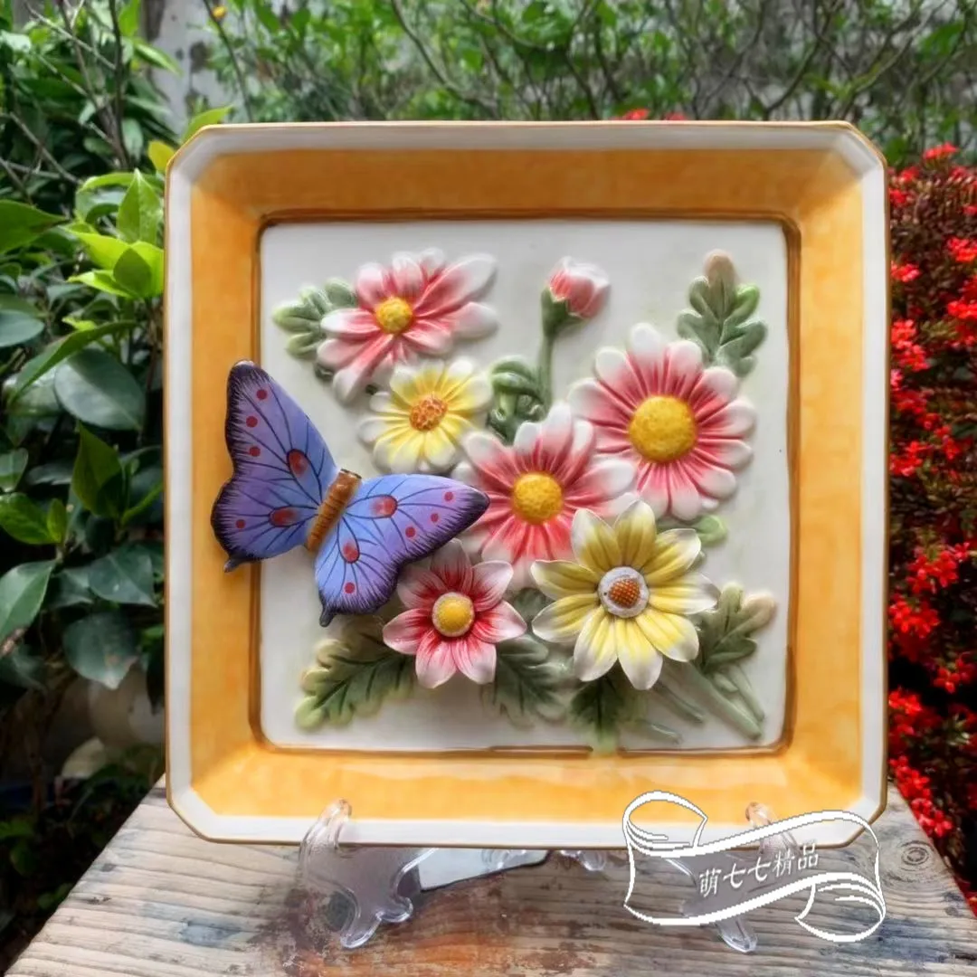 

Butterflies and daisies Hand Painted Decorative Ceramic Wall Hanging Plates Home Living Room Hotel Wall Decor Collectibles Art