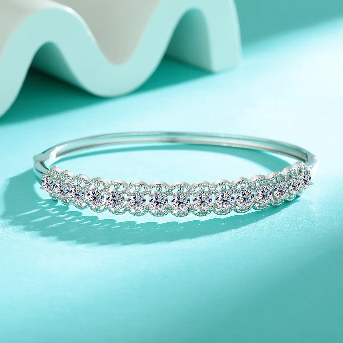 

Модный браслет из белого золота 18 карат с муассанитом 4,5 карата для женщин, нишевый дизайн, платиновый браслет Pt950 с половиной бриллианта, ювелирные изделия, подарок