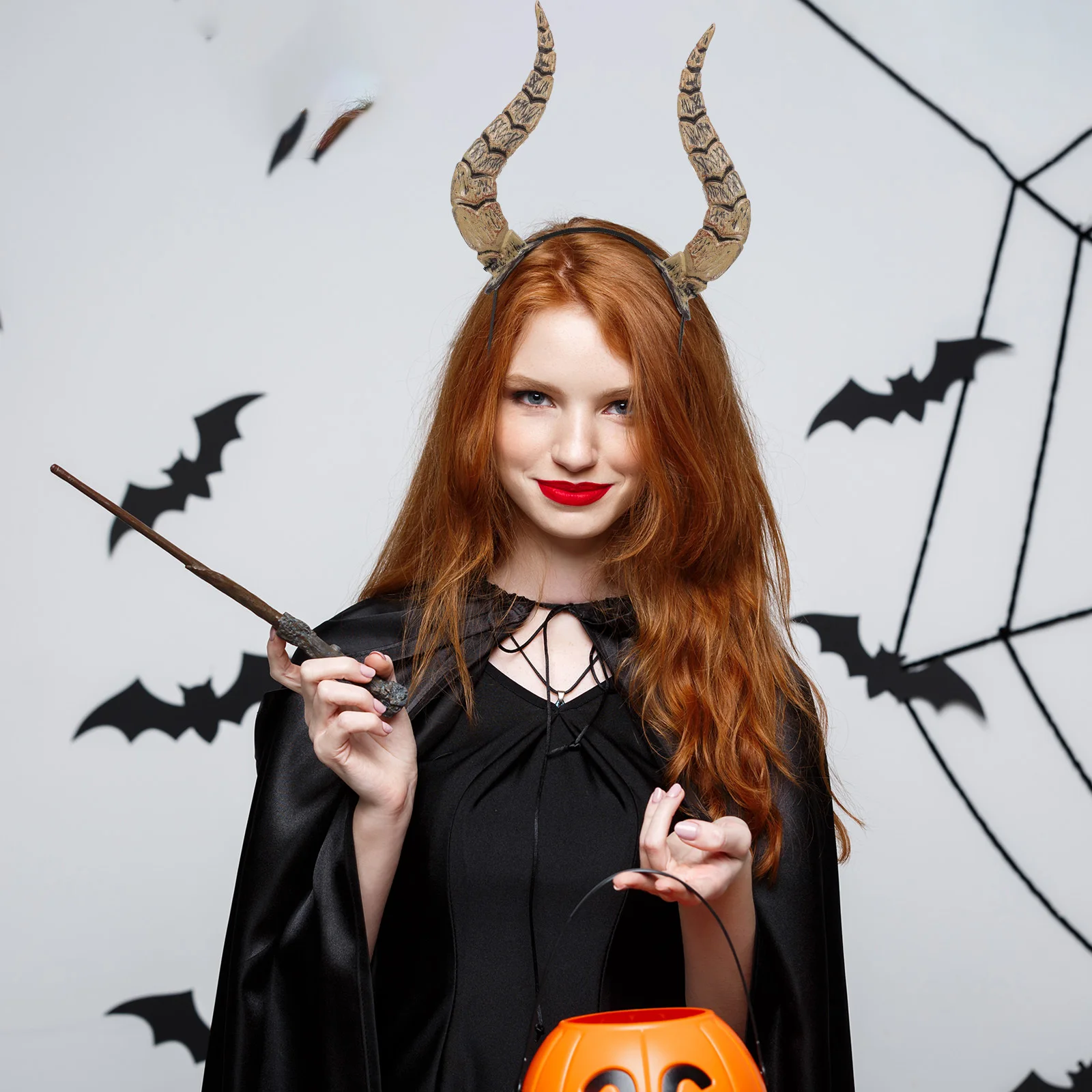 スタイリッシュな黒角の頭飾り 女性用 ハロウィン コスプレ パーティー 悪魔の角 ヘッドドレス ダンス フェスティバル 動物 アンテロープ コスチューム バンド