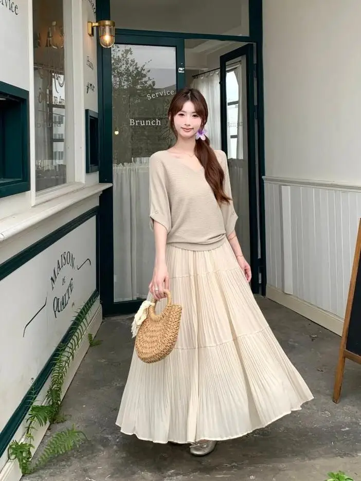 

Laid-back Fashionable Batwing Sleeve Knitwear And Pleated Skirt Women's Spring 2026 New Style Two-piece Set Gentle Style