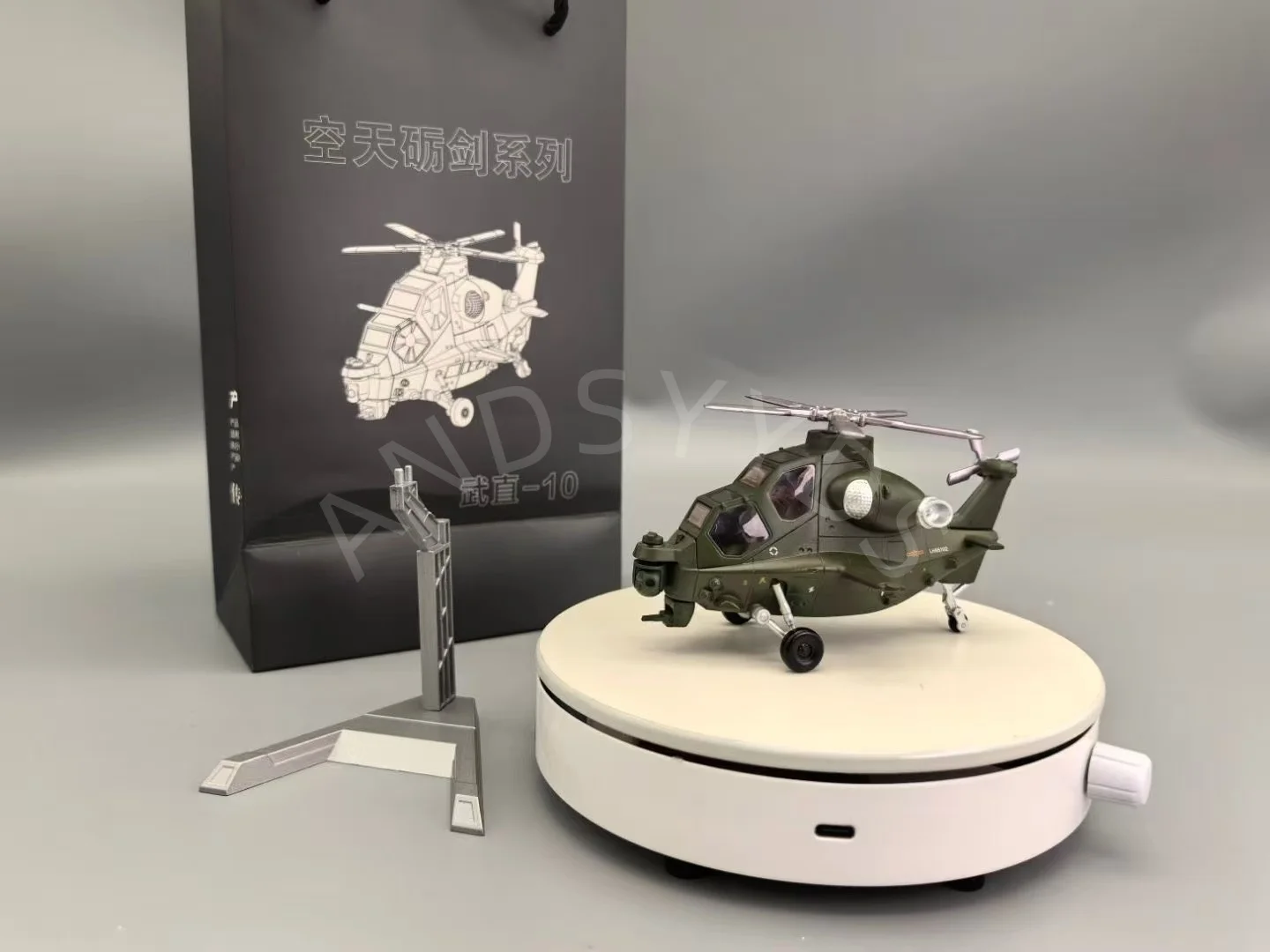 

Металлическая модель боевой вертолетной машины WZ-10 Q Militarized Combat Edition, имитационная модель, декоративная игрушка-самолет, подарок для авиационных энтузиастов