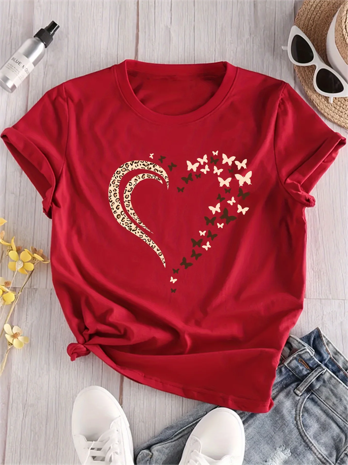 

plus size Fashionable Heart Pattern Print round Neck Short Sleeve Top for Women Stylish Casual Wear