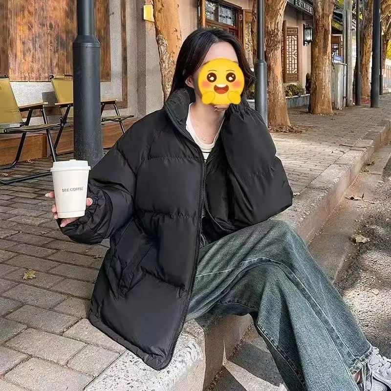 冬のファッション軽量ダウン綿入りコート 2025 新しい女性のクロップドルーズフィット肥厚フグジャケットプチジャケット