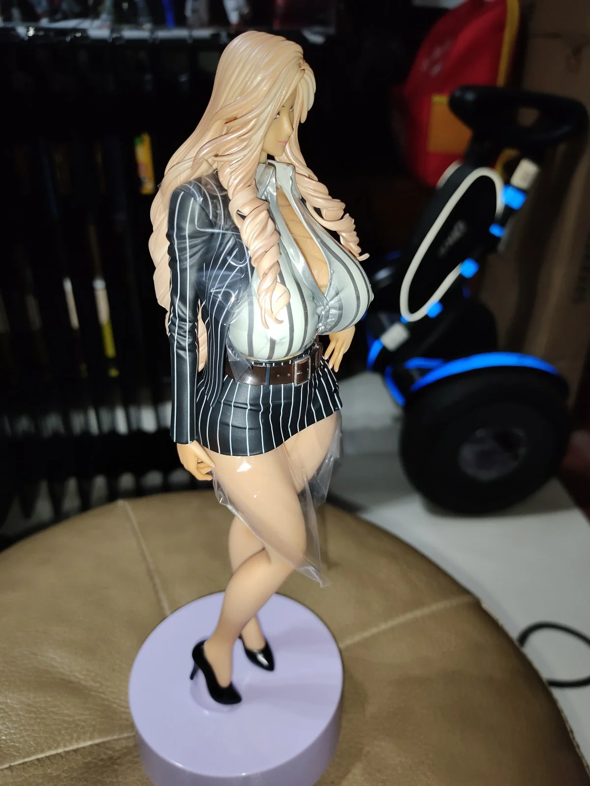 Original Daiki Kougyou Gal sister Huang and harem Office figure statue 1/7 scale PVC Anime sexy Figure Model Collection Gift Toy