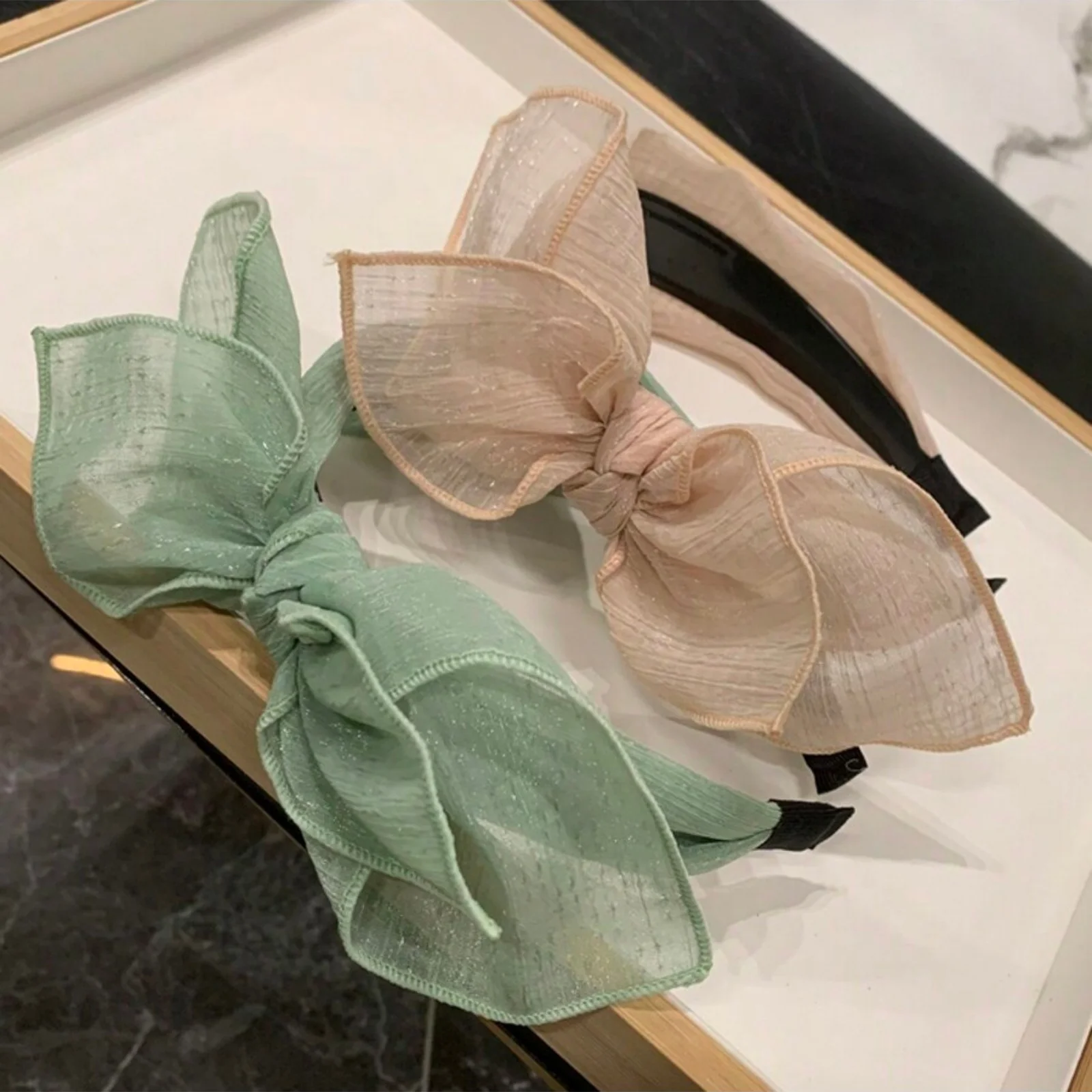 1 STÜCK Elegantes, rutschfestes Stirnband mit Schleife und minimalistischem Damen-Haarschmuck aus Spitzentüll mit breiter Kante, einfarbig, Polyester F – Detail 5