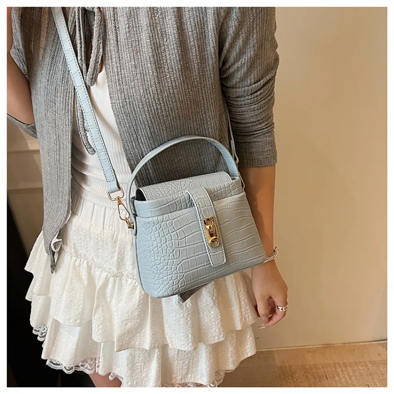 

‌ Новинка 2025 года, сумка с тиснением под крокодила — женская сумка через плечо/плечо/ручной кошелек, мягкая искусственная кожа, средний размер, легкий и стильный