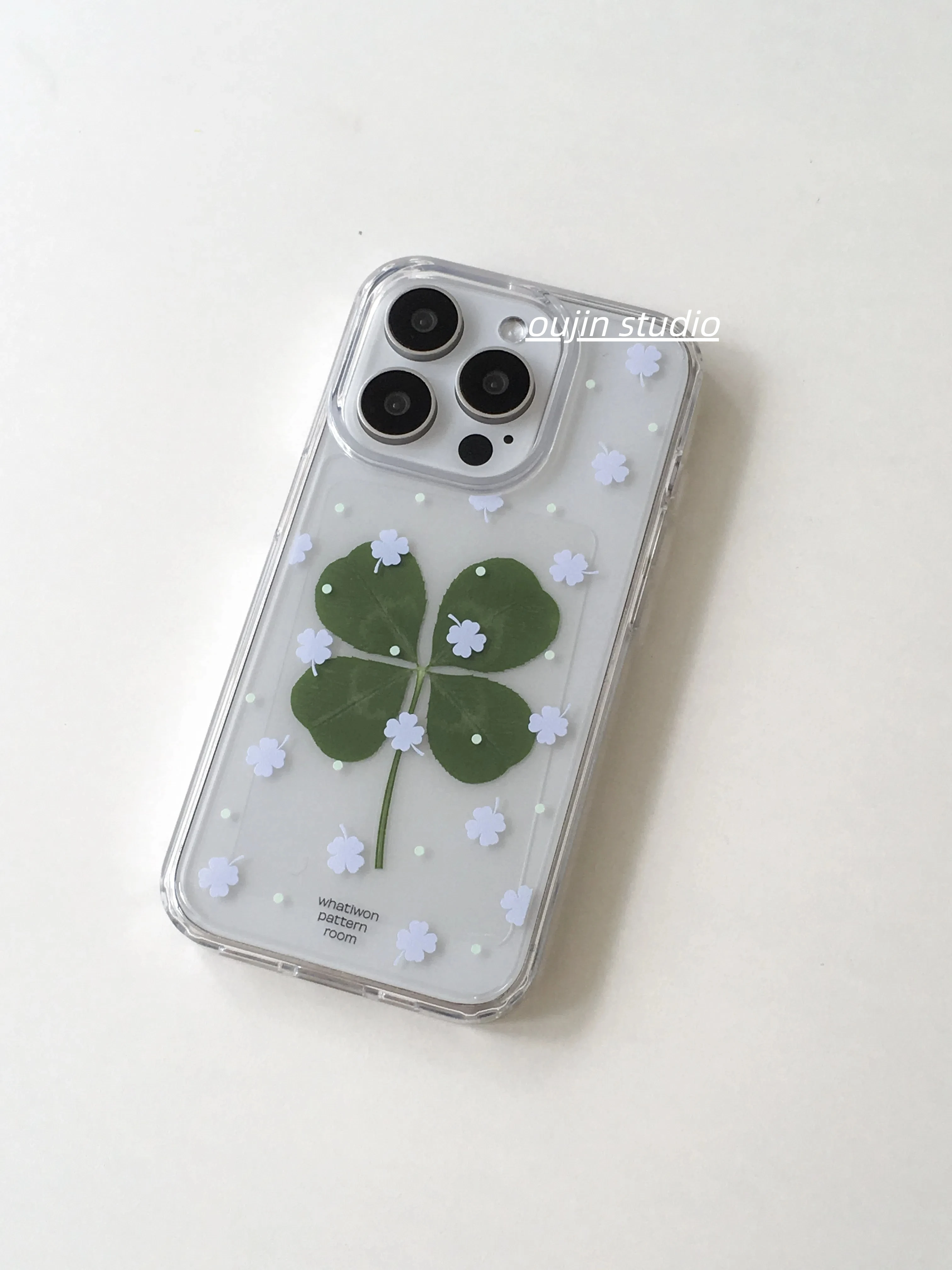 Korean ins niche design temperament small fresh lucky four-leaf clover Korean version of high penetration simple hard shell for