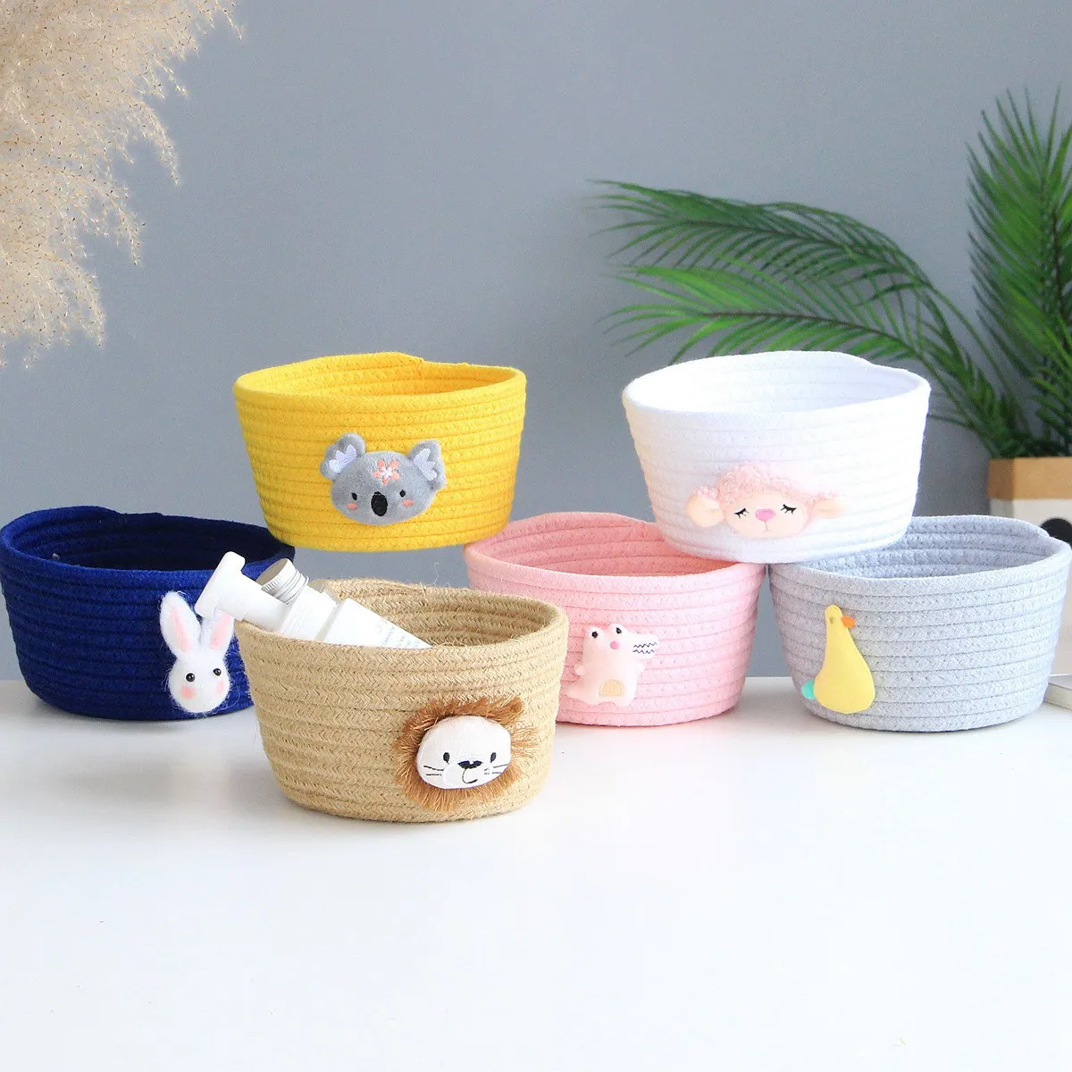 Cartoon Animals Woven Storage Basket Desktop Organizer Sundries Storage Box Laundry Baskets - Lion