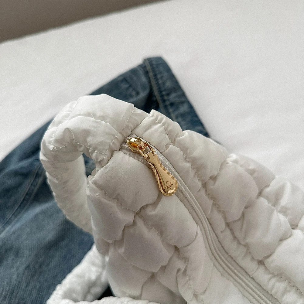 

Ladies Quilted Pleated Sling Bag Solid Color Quilted Cloud Purse Oxford Soft Satchel Bag Large Capacity Commuting Bags