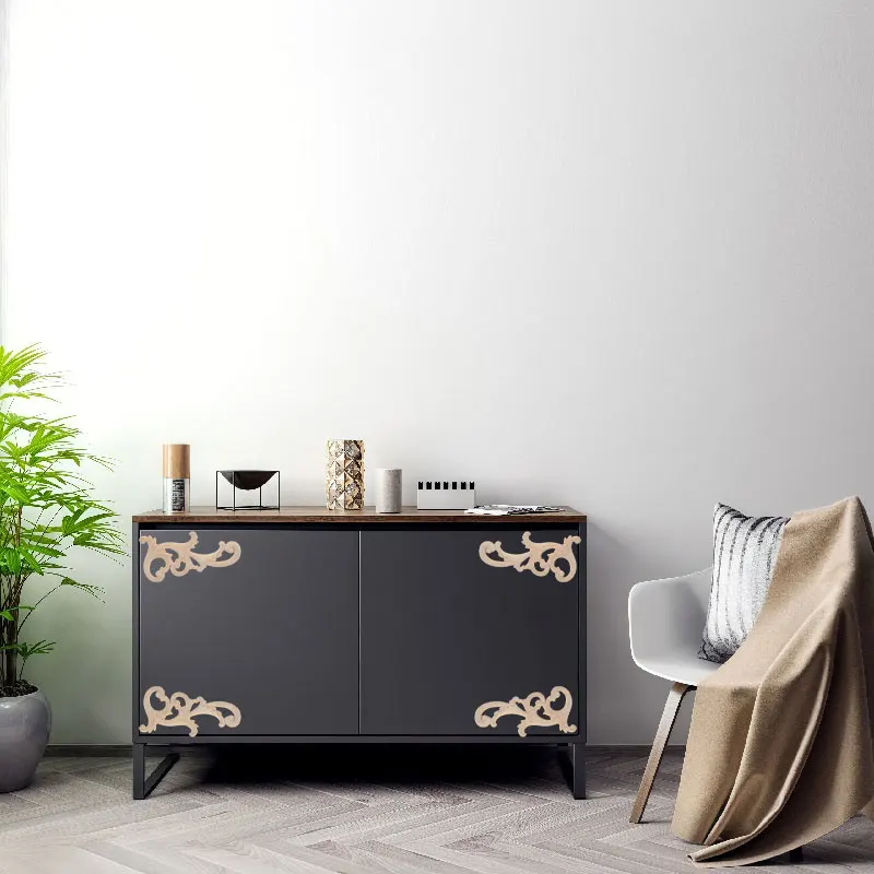 باب خزانة حائط من الخشب الصلب على الطراز الأوروبي مع منحوتات زهور مثلثة ونمط رقاقة خشبية قطرية لديكور المنزل