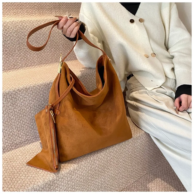 זמש קיבולת גדולה 2025 תיק כתף באיכות גבוהה תיק כתף צבע אחיד אבזם אופנתי תיק יד