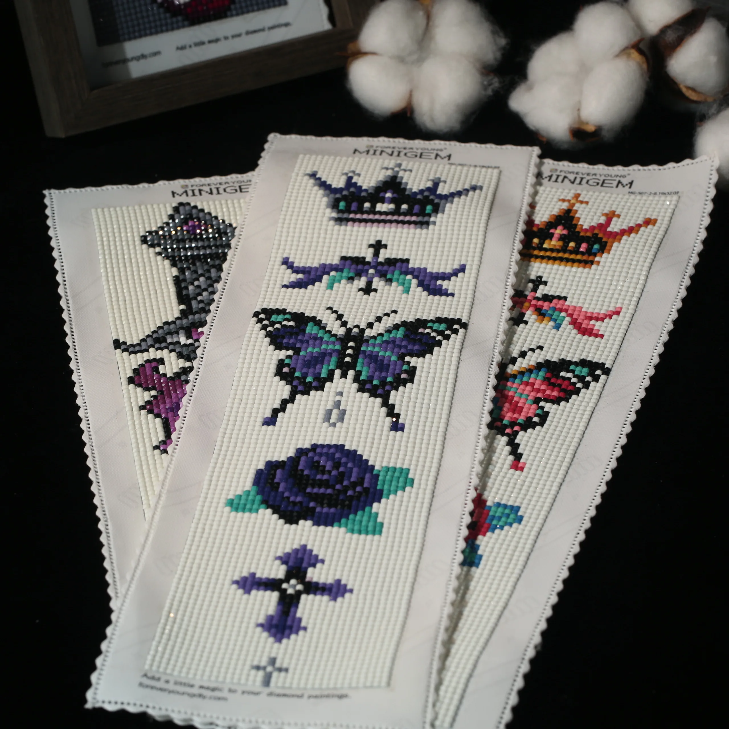 مينيجيم ™   توج رفرفة 3 "X 13" 5D DIY الراتنج مربع الماس طقم الطلاء - الملونة القوطية رمز فسيفساء 2 قطعة مجموعة