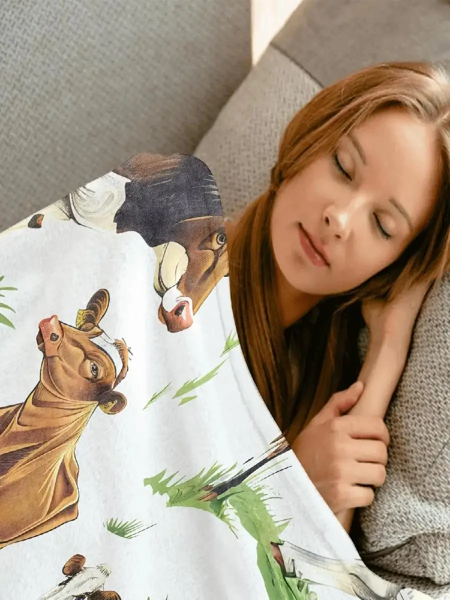 Charming Farm Cows Pattern Soft Throw Blanket  Pop Art Style for Animal Lovers Couch Bed Car Camping AllSeason Use