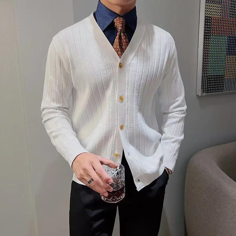 Nuevo Cárdigan de punto con cuello en V coreano Maillard, suéter para hombre, suéter Retro japonés, chaqueta para hombre