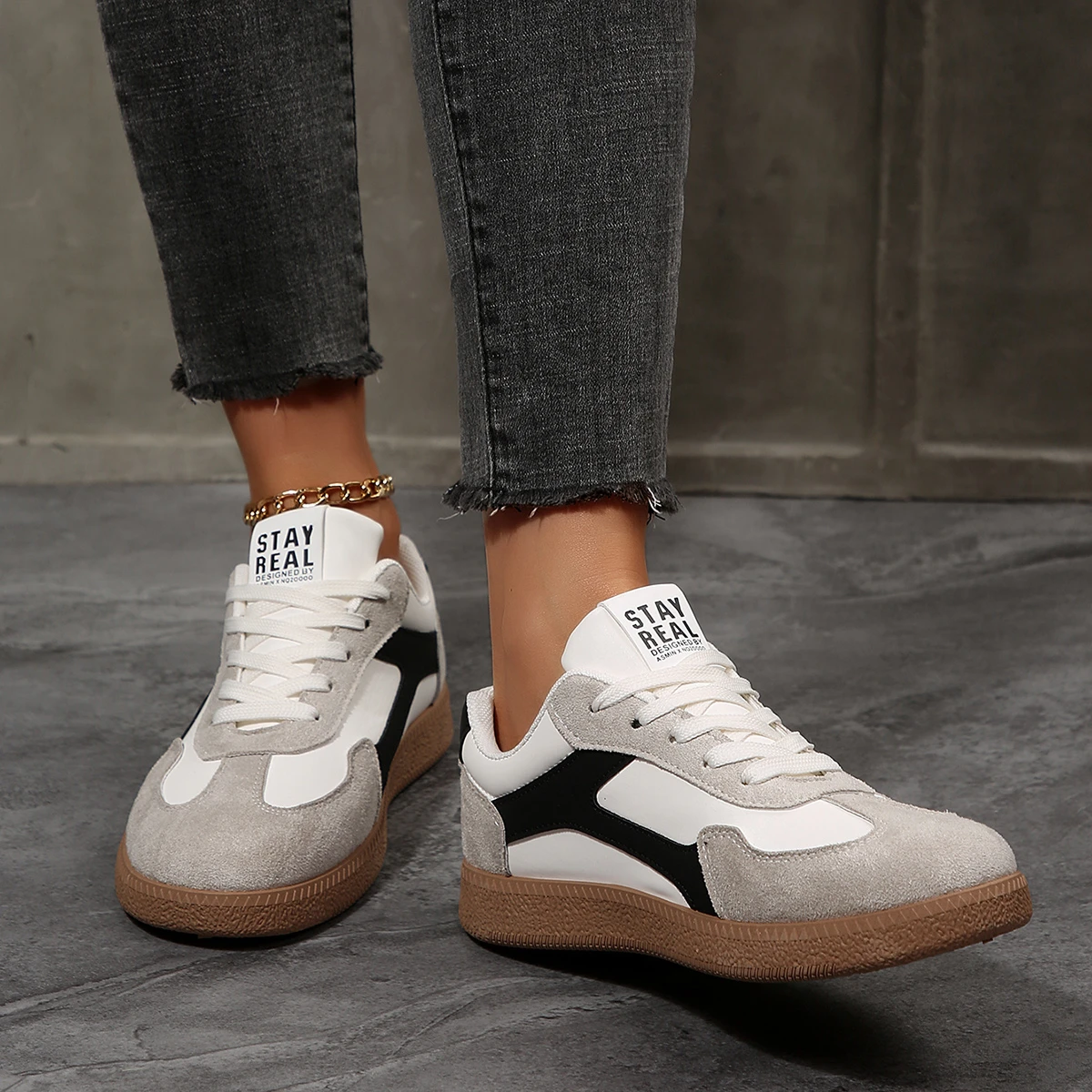 2026 Herbst Damenmode Wildleder-Sneaker mit Doppelschnallen-Metalldetails Leichte Atmungsaktive Bequeme Freizeitschuhe – Detail 17