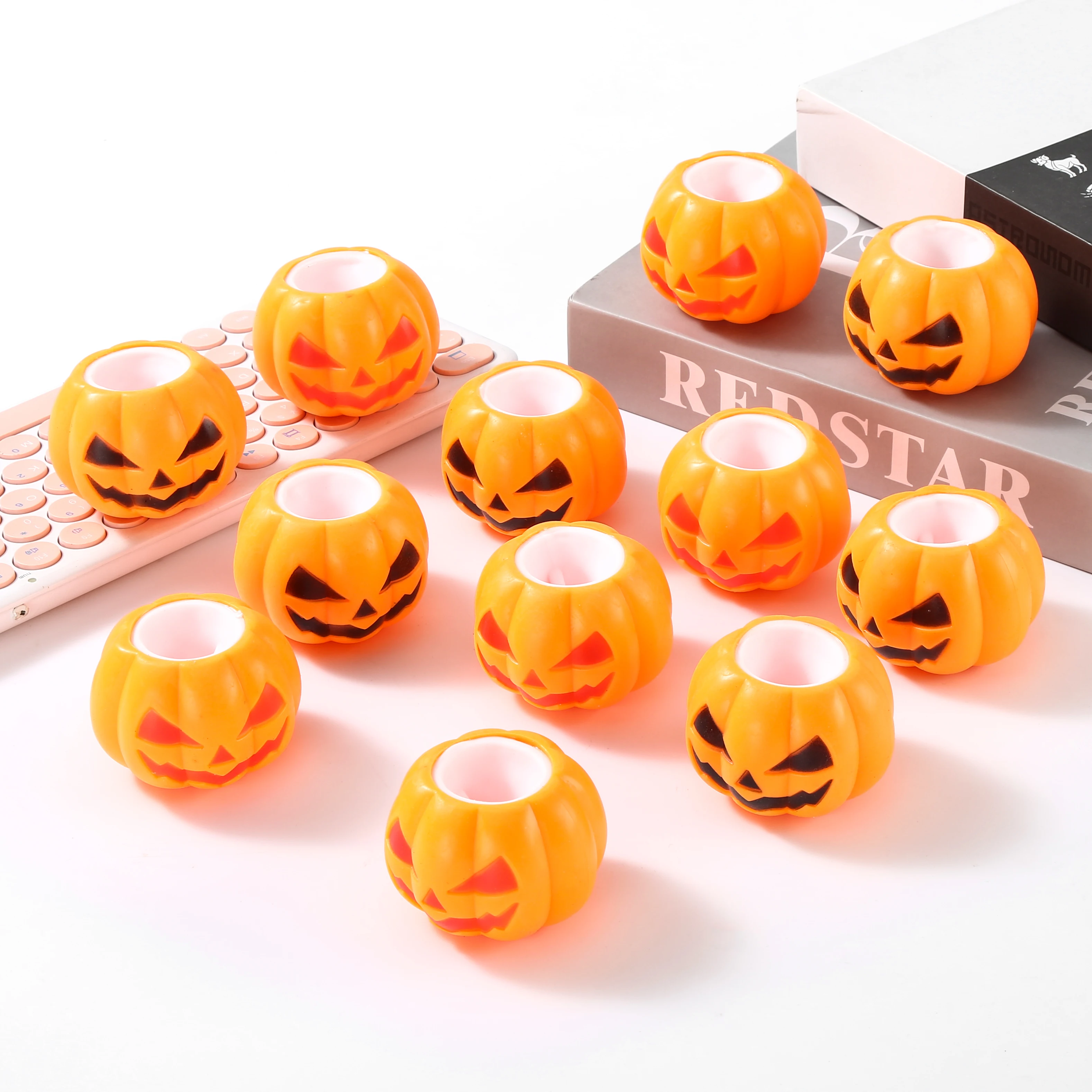 Boule anti-Stress tête de citrouille d'halloween, jouets Pop-Up fantôme mignon pour soulager le Stress, jouets Fidget à presser (couleur aléatoire), 1/2/4 pièces