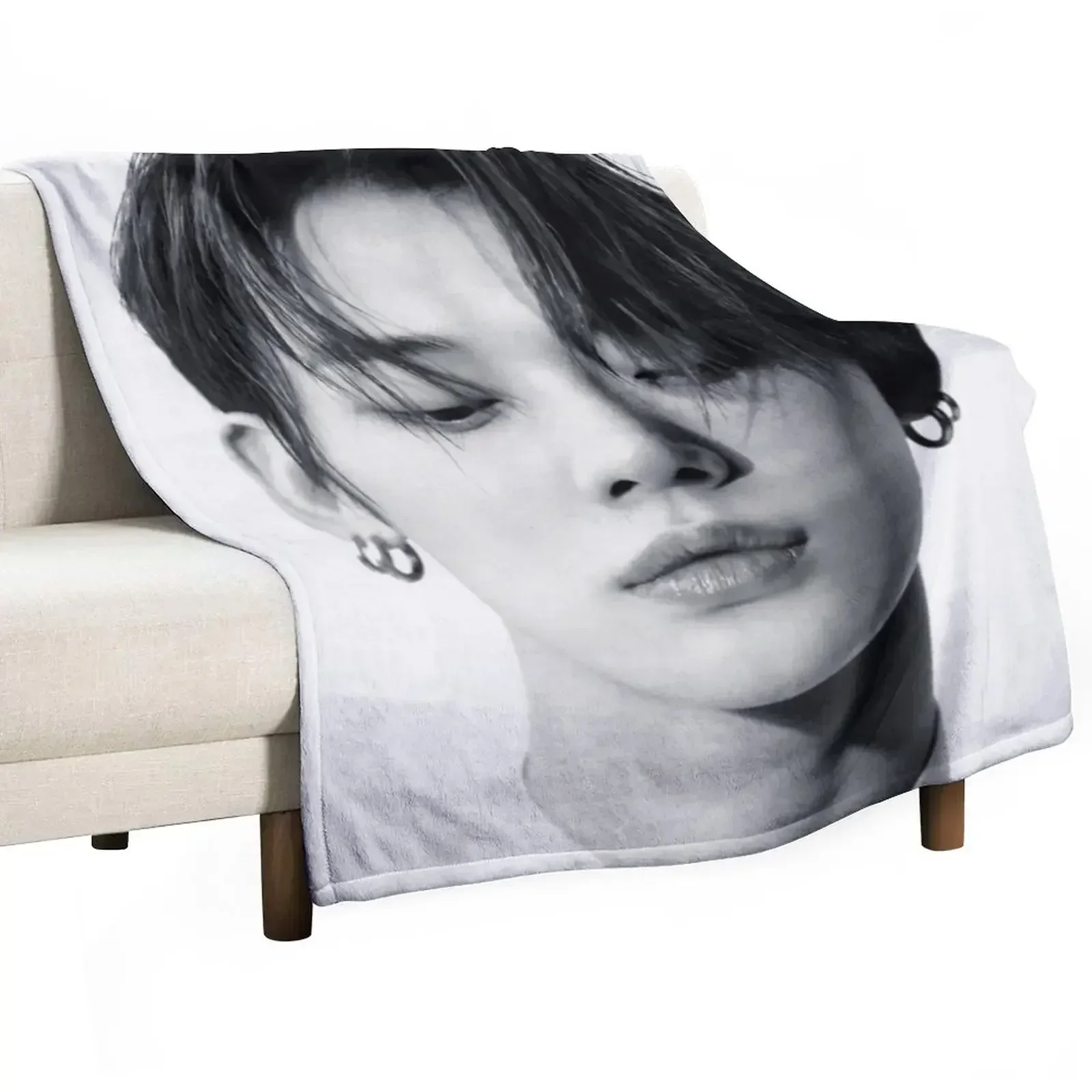 Yeonjun - TXT Throw Blanket Nap manga Luxury Personalized Gift Blankets