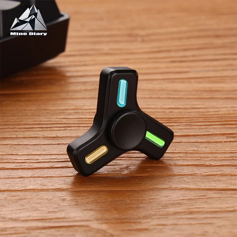 رواية صغيرة EDC مضيئة تململ سبينر لعبة لتخفيف الضغط سبائك الزنك جيروسكوب مكتب سطح المكتب الإجهاد الإغاثة الاسترخاء تململ لعبة #1