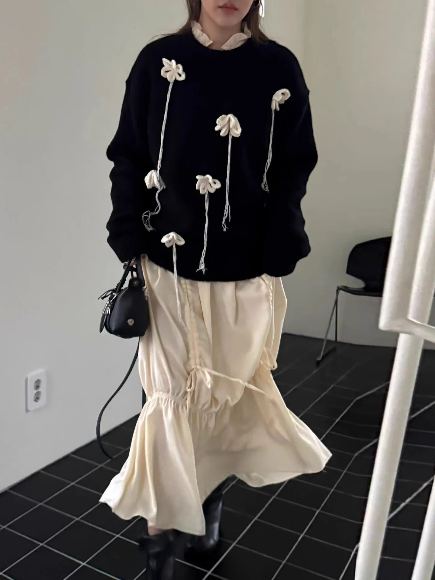 

Retro Handmade 3D Flower Decorated Knitwear Women's Soft Cozy Versatile Slimming Sweater Winter New Sle Commute Loose Fit